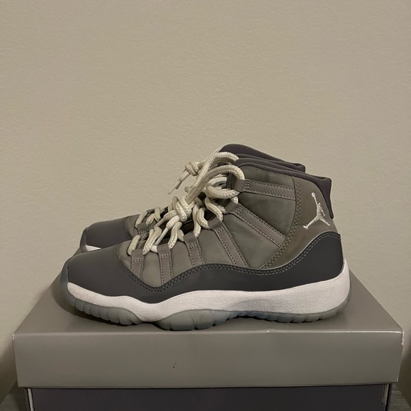 Cool Grey 11’s slightly used and creased. Has box and wrapping. - Picture 2 of 11
